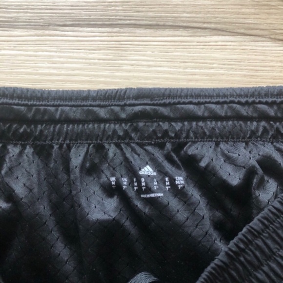 Adidas Black Athletic Shorts Moisture-Wicking Mid-Thigh - Picture 2 of 7